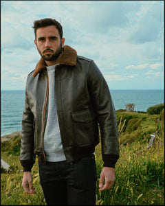 Blouson aviateur de type P47 en cuir épais de vachette marron