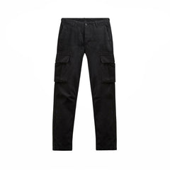 Cargo Pant noir vu de face à plat, coton noir, poches cargo à rabat sur les cuisses et braguette boutonnée — Champ de Manoeuvres
