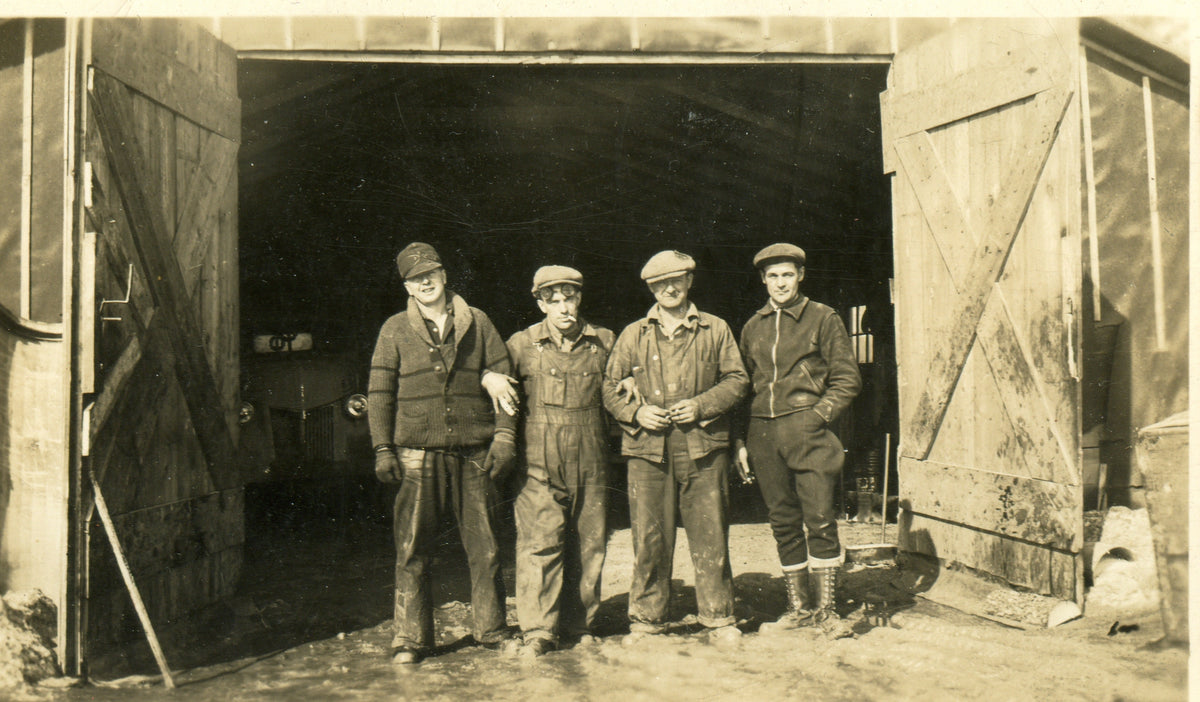 Ouvriers en tenue de travail, Ontario, années 1940 (archive, domaine public)