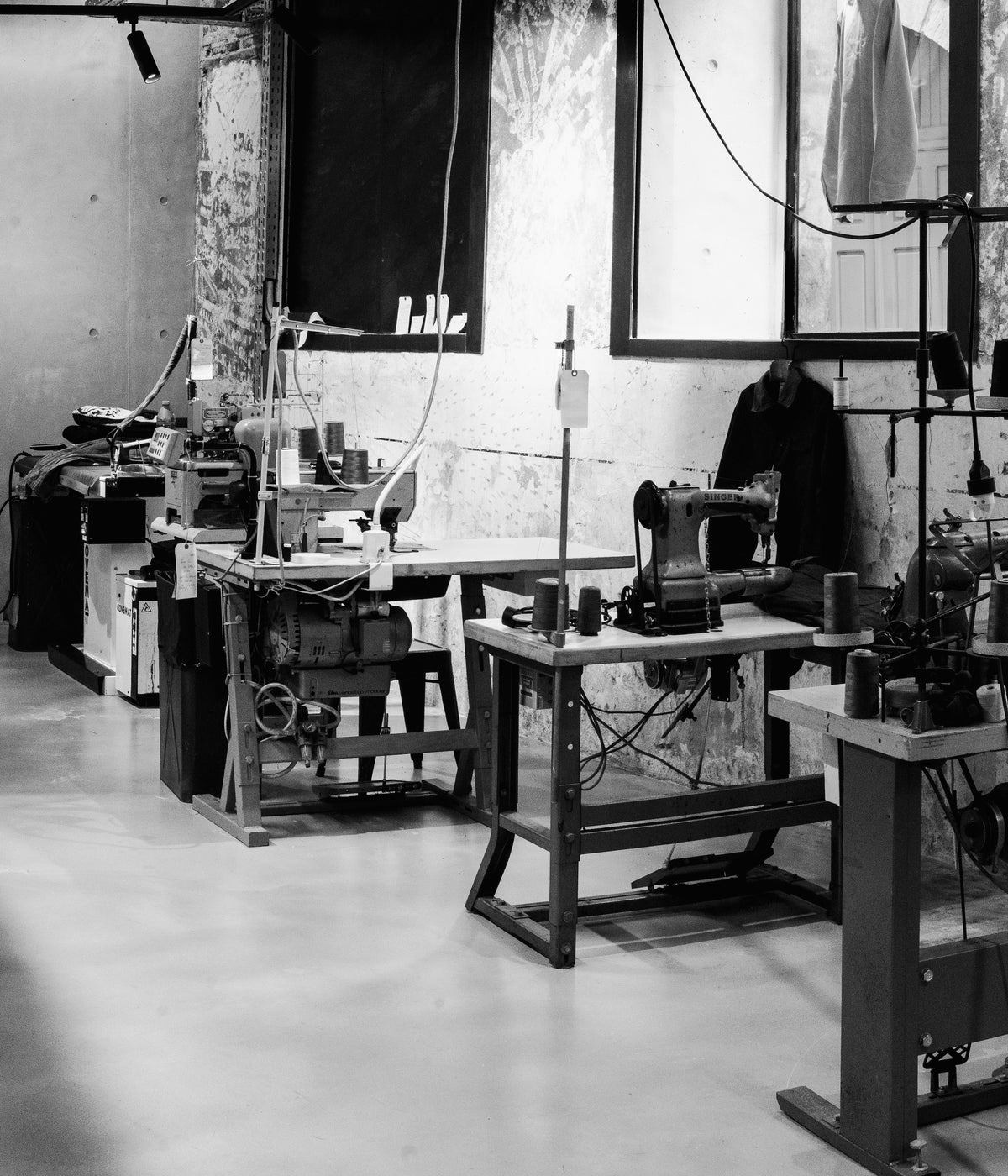 Les machines de l'atelier Champ de Manœuvres à Toulouse, photographie en noir et blanc
