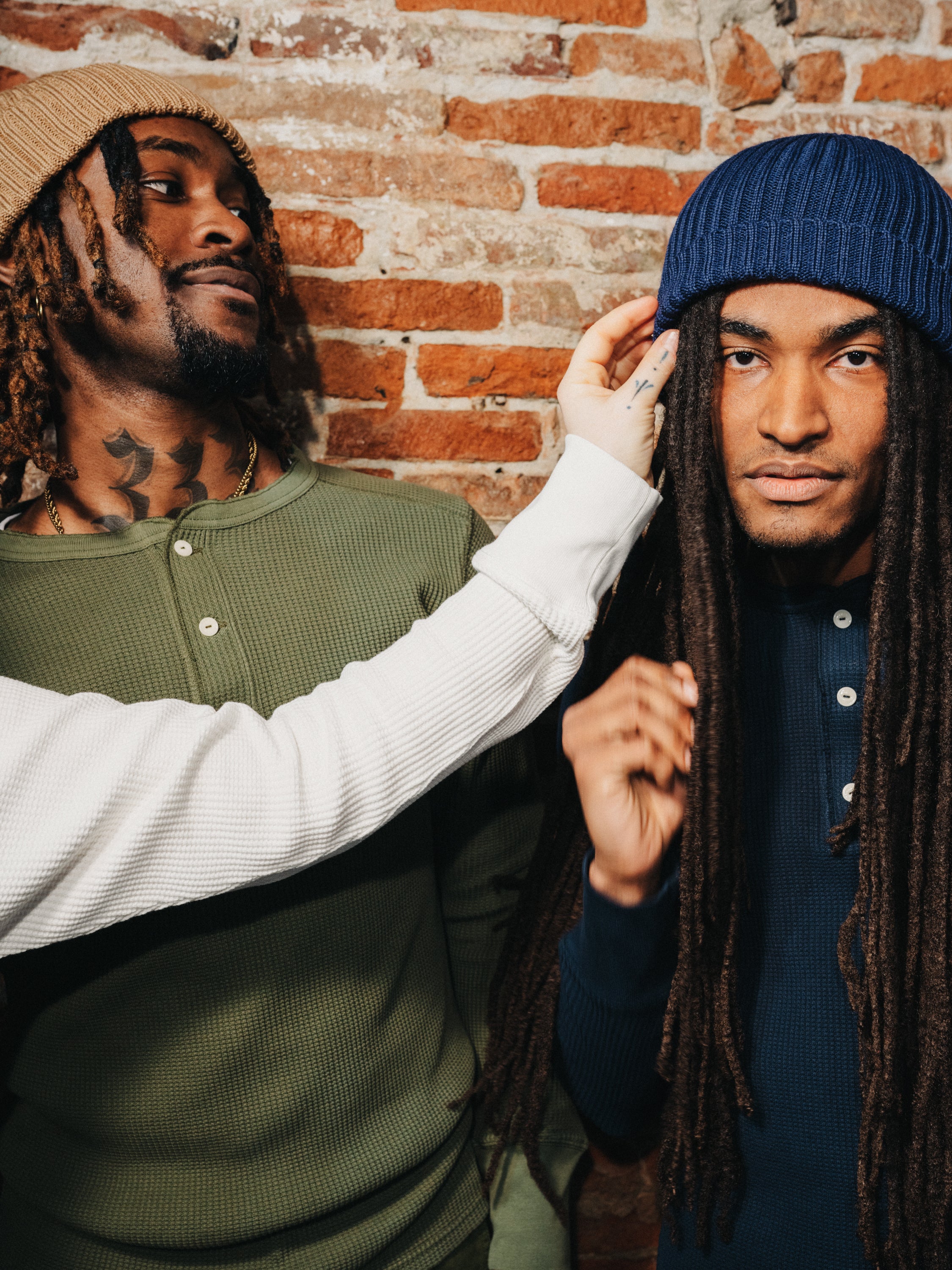 エンボス加工のヘンリー: メンズ ワードローブのクラシック