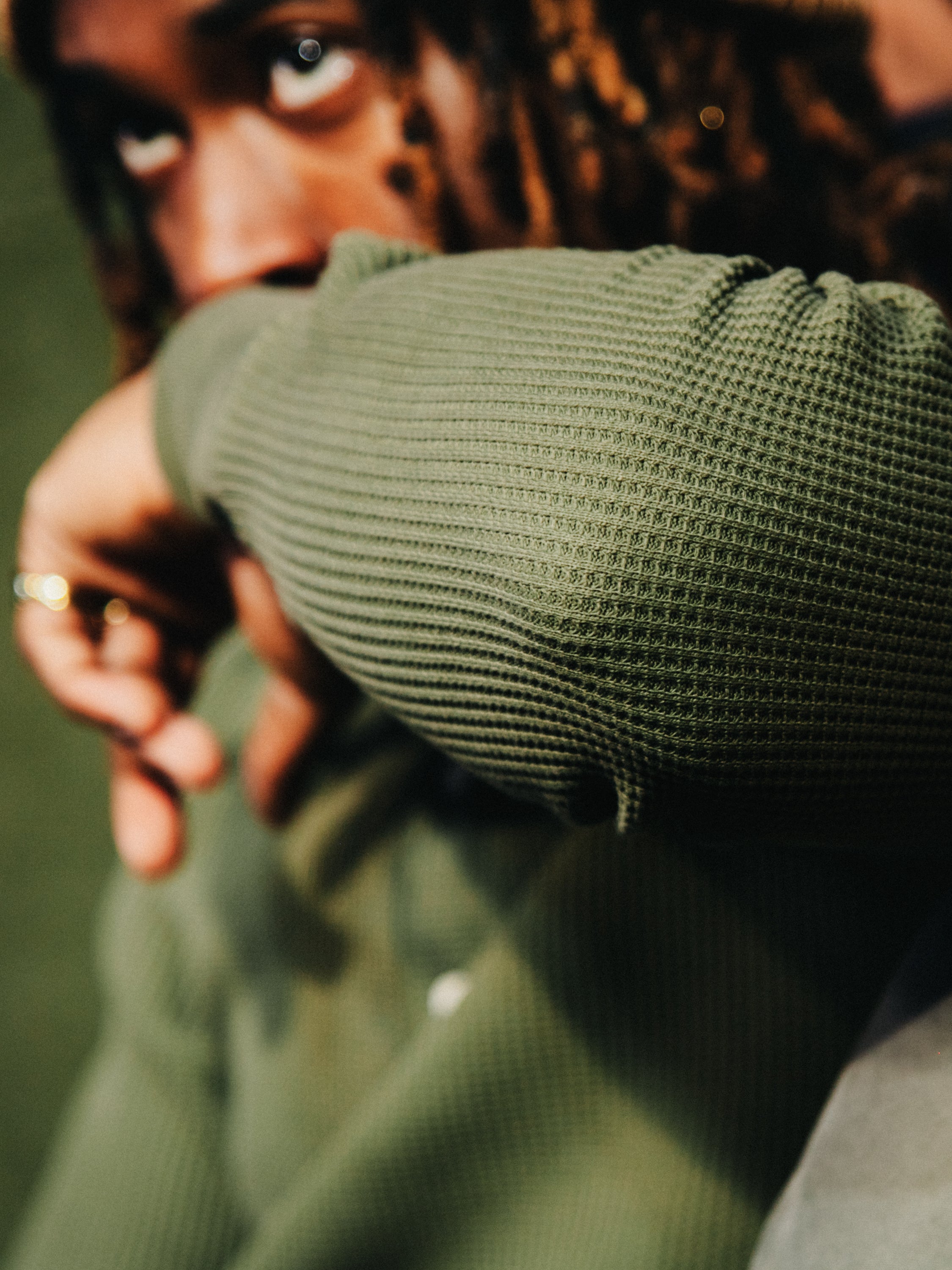 エンボス加工のヘンリー: メンズ ワードローブのクラシック