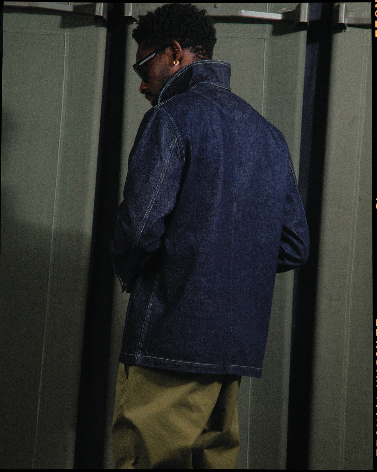 Le blazer qu’on garde pour les occasions reste dans l’armoire.